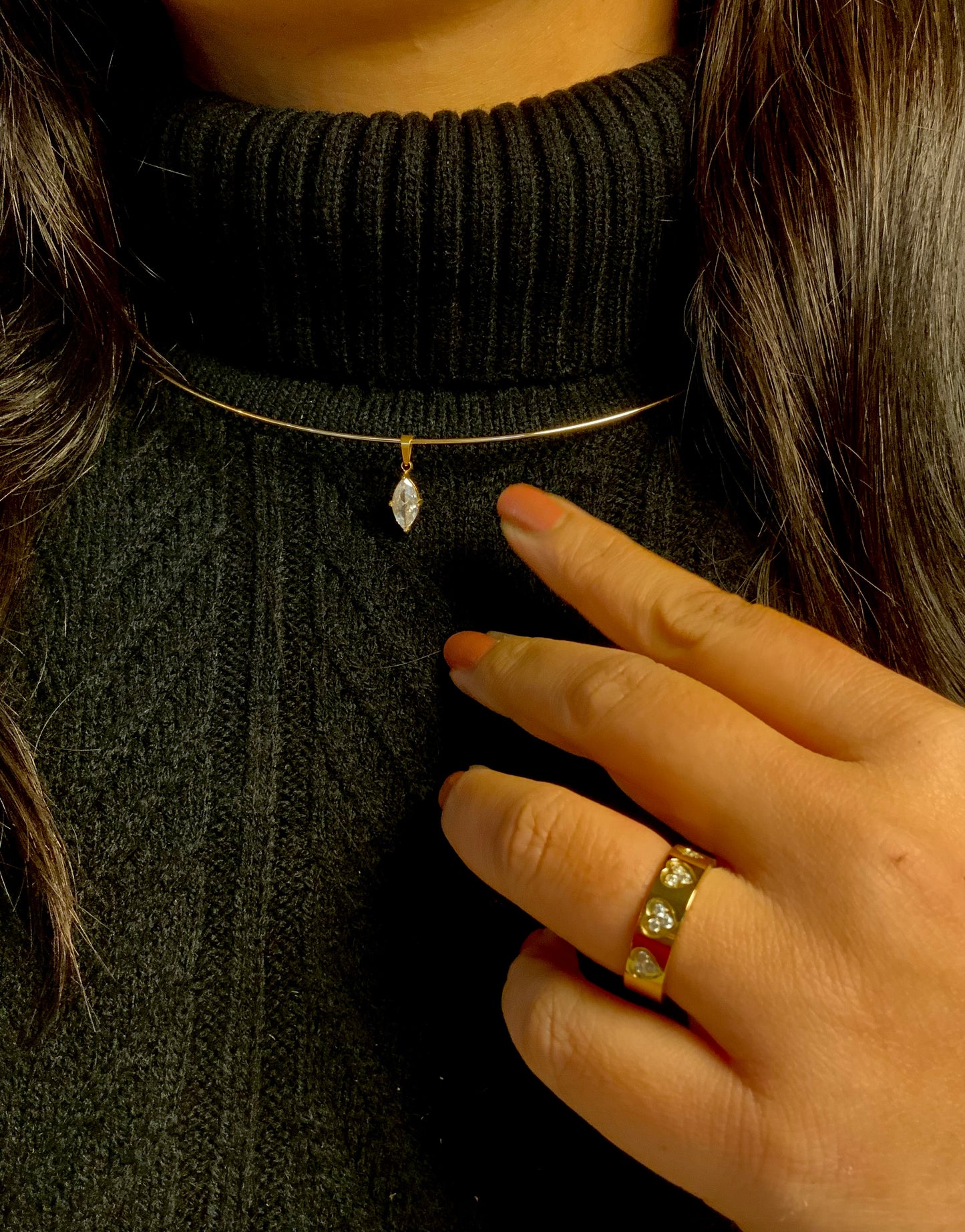 Marquise glow choker