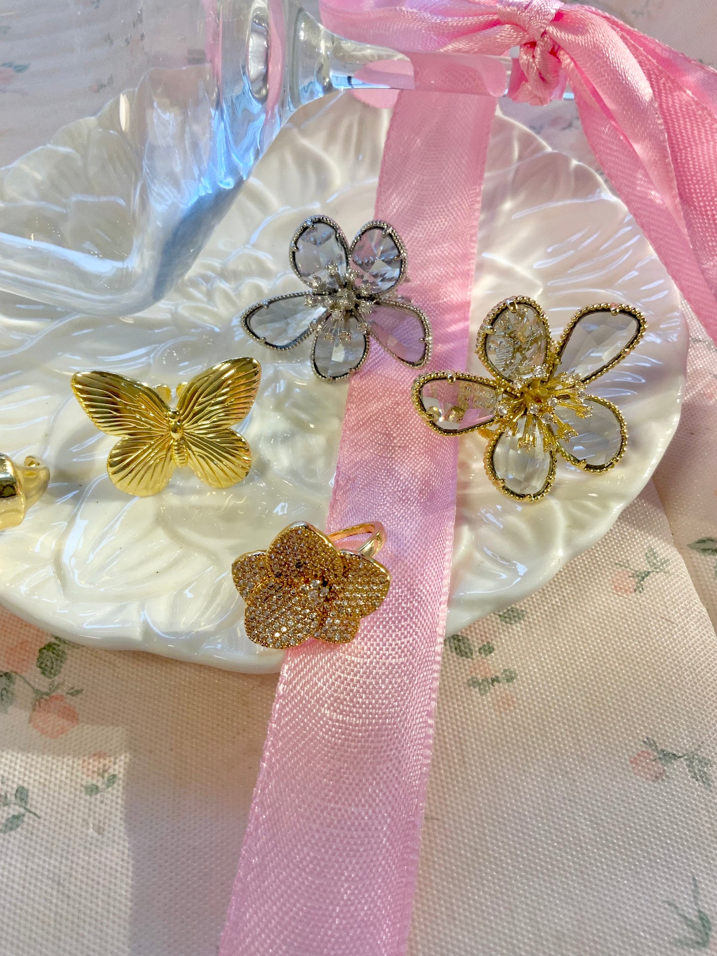 Goldust petal