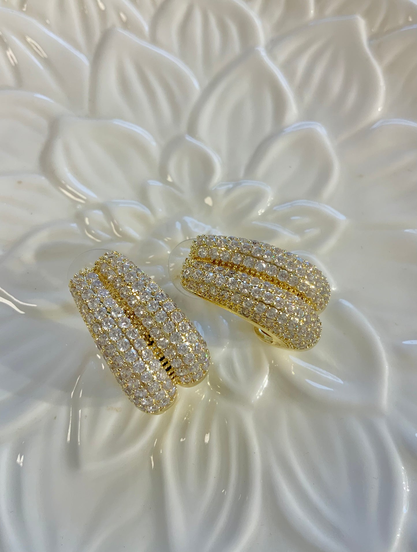 Frosted Halo studs(gold)