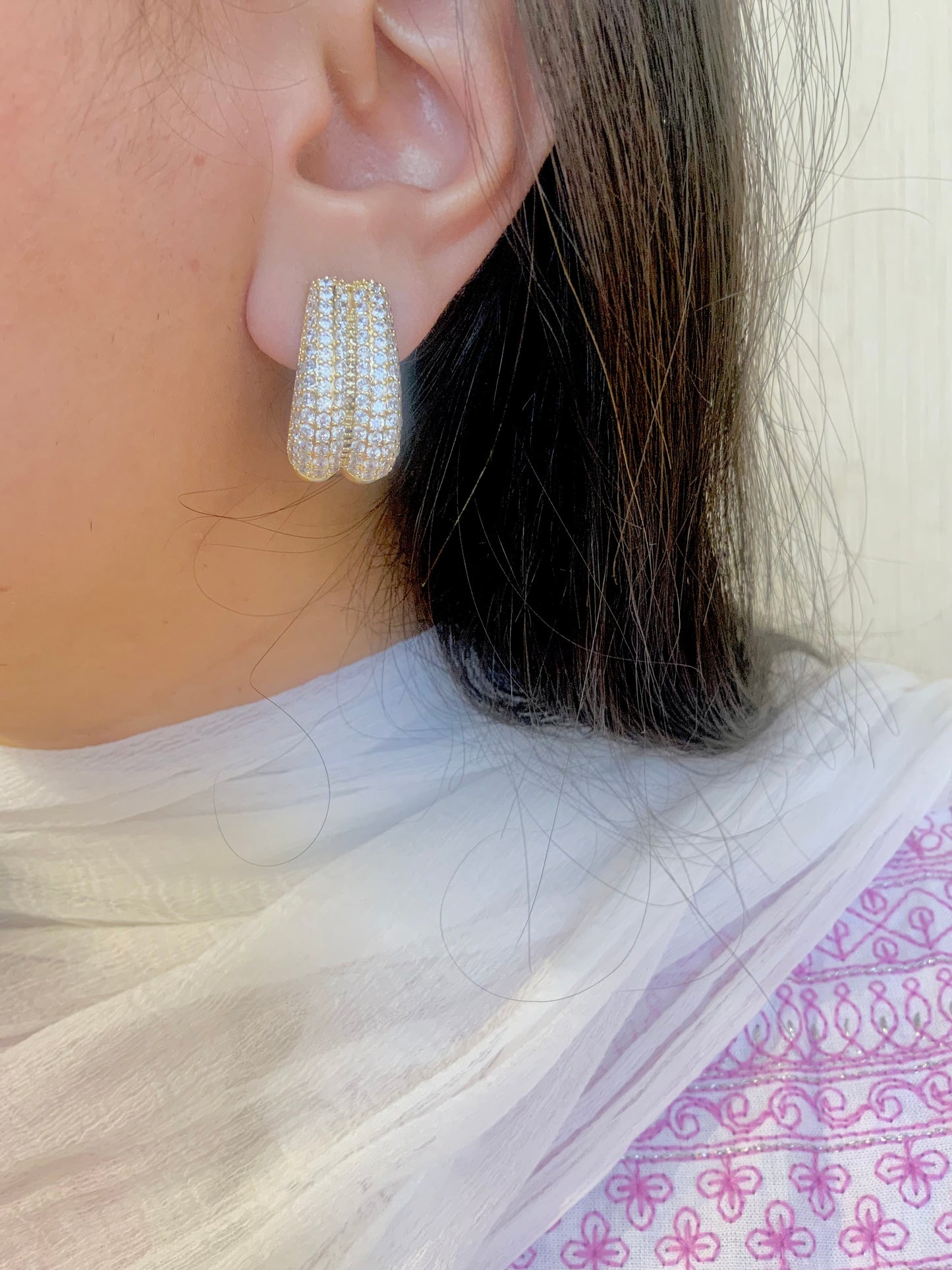 Frosted Halo studs(gold)