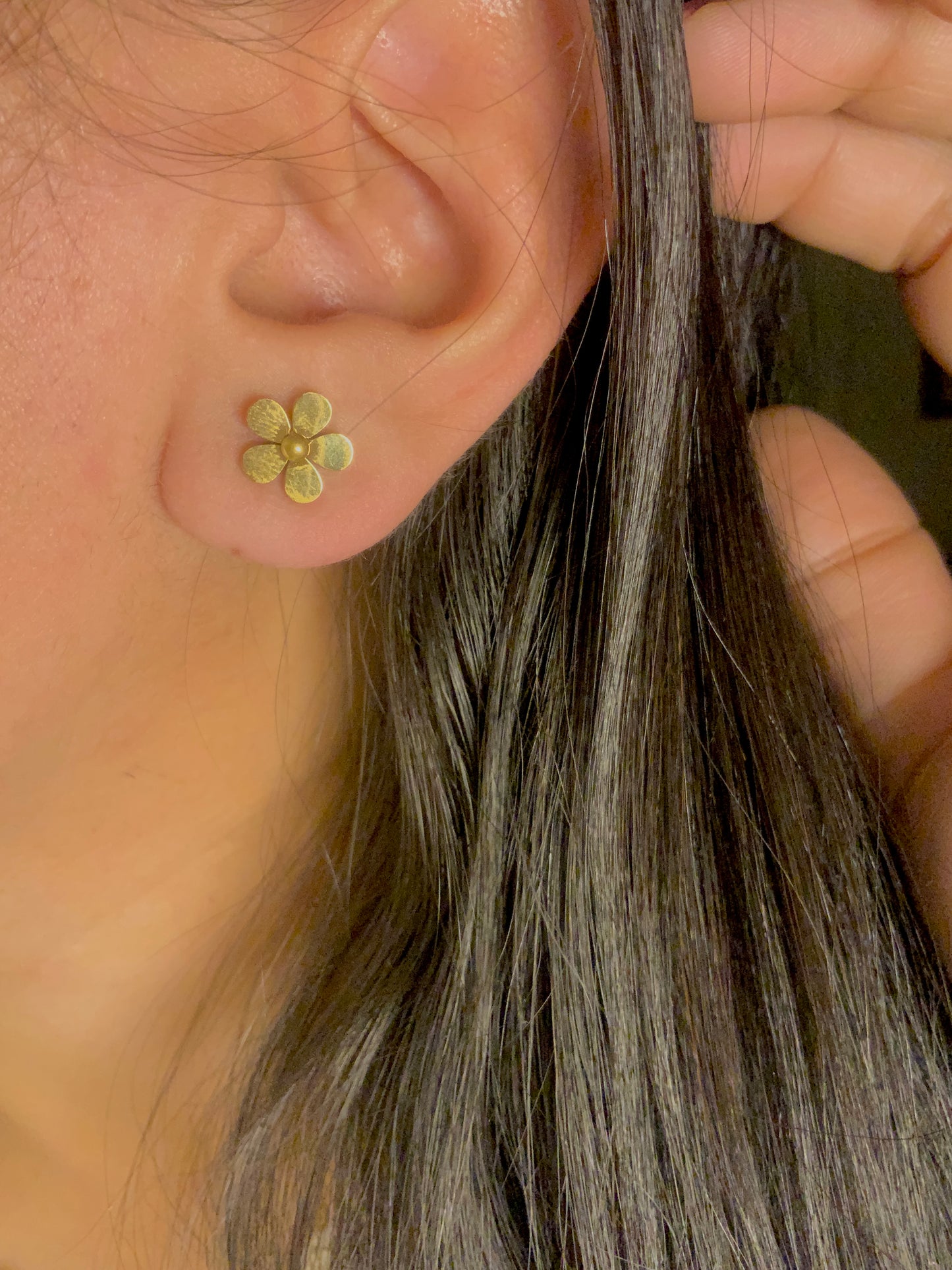Daisy studs