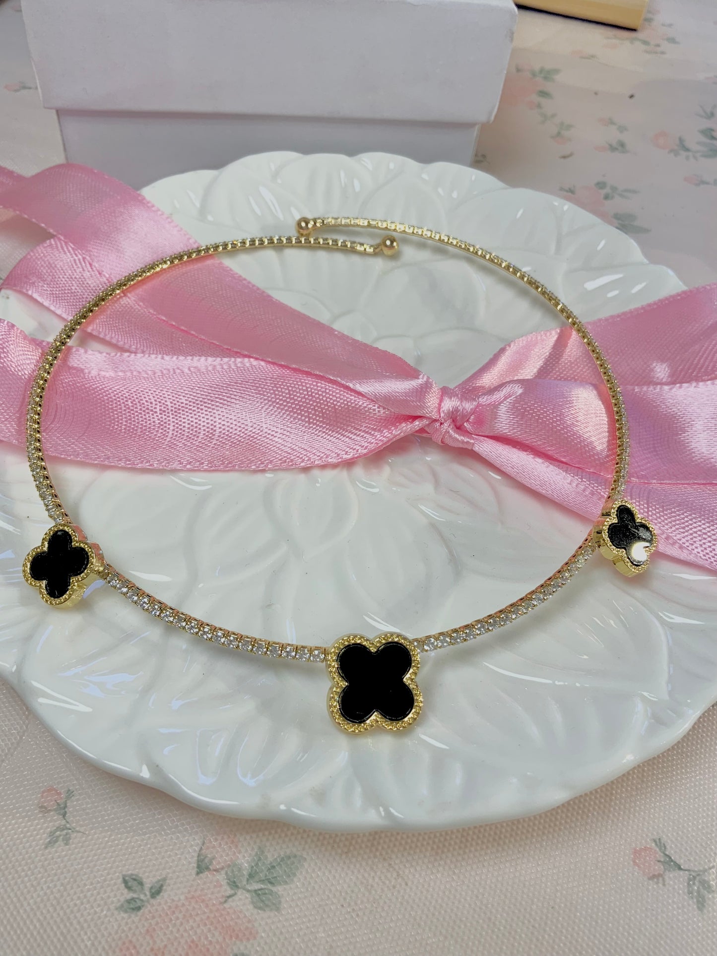 Golden Noir Clover Choker