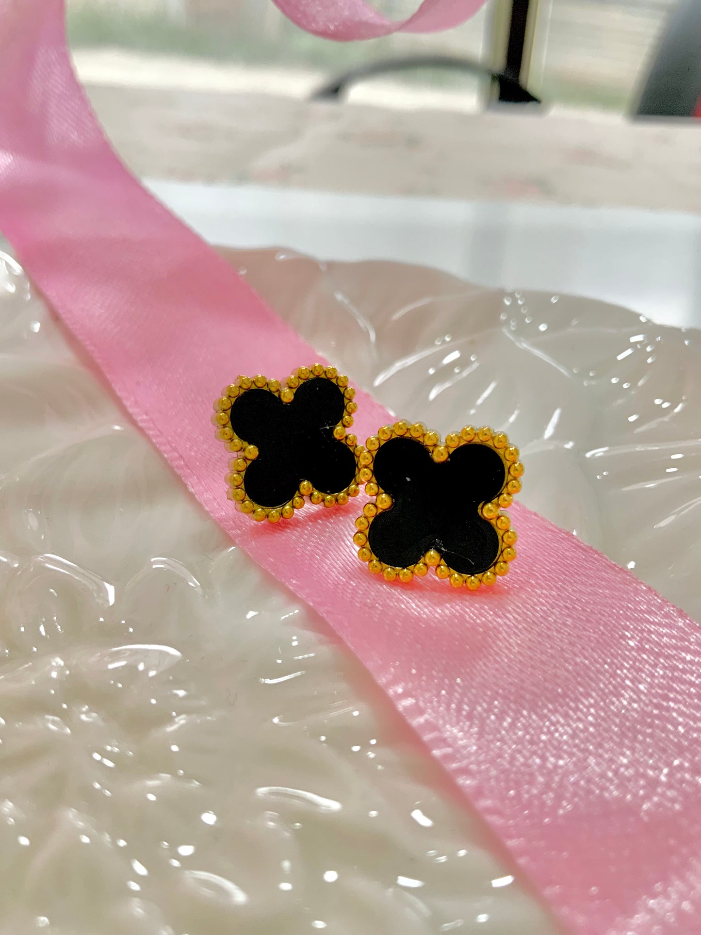 Black clover studs
