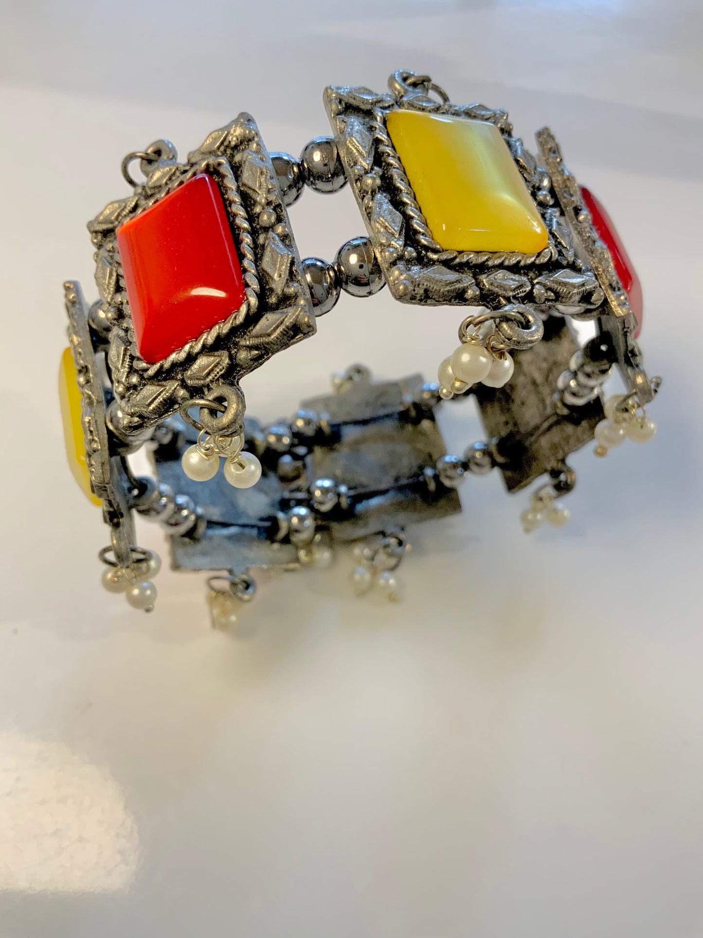 The royal courtyard cuff