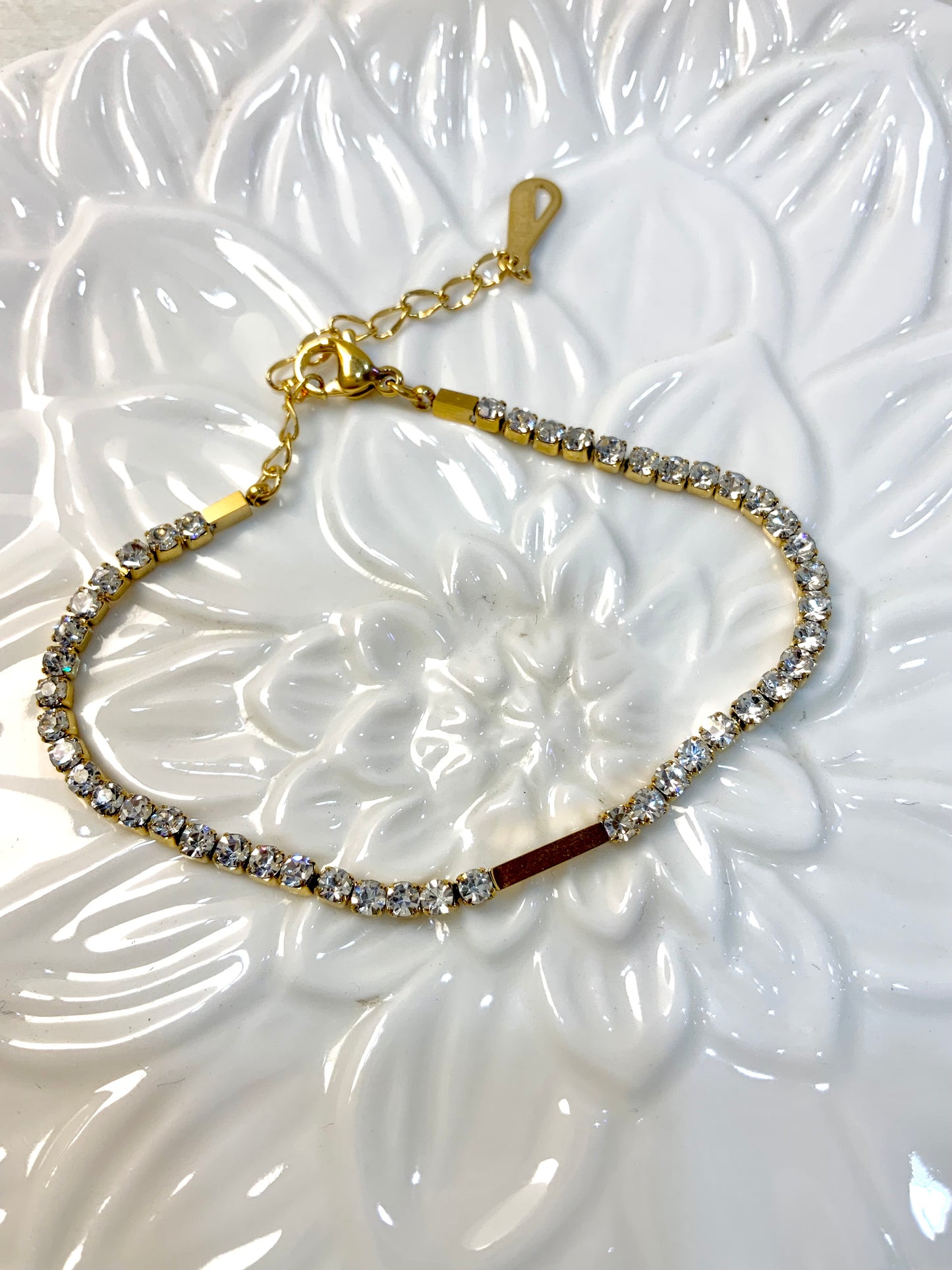 Love in line bracelet