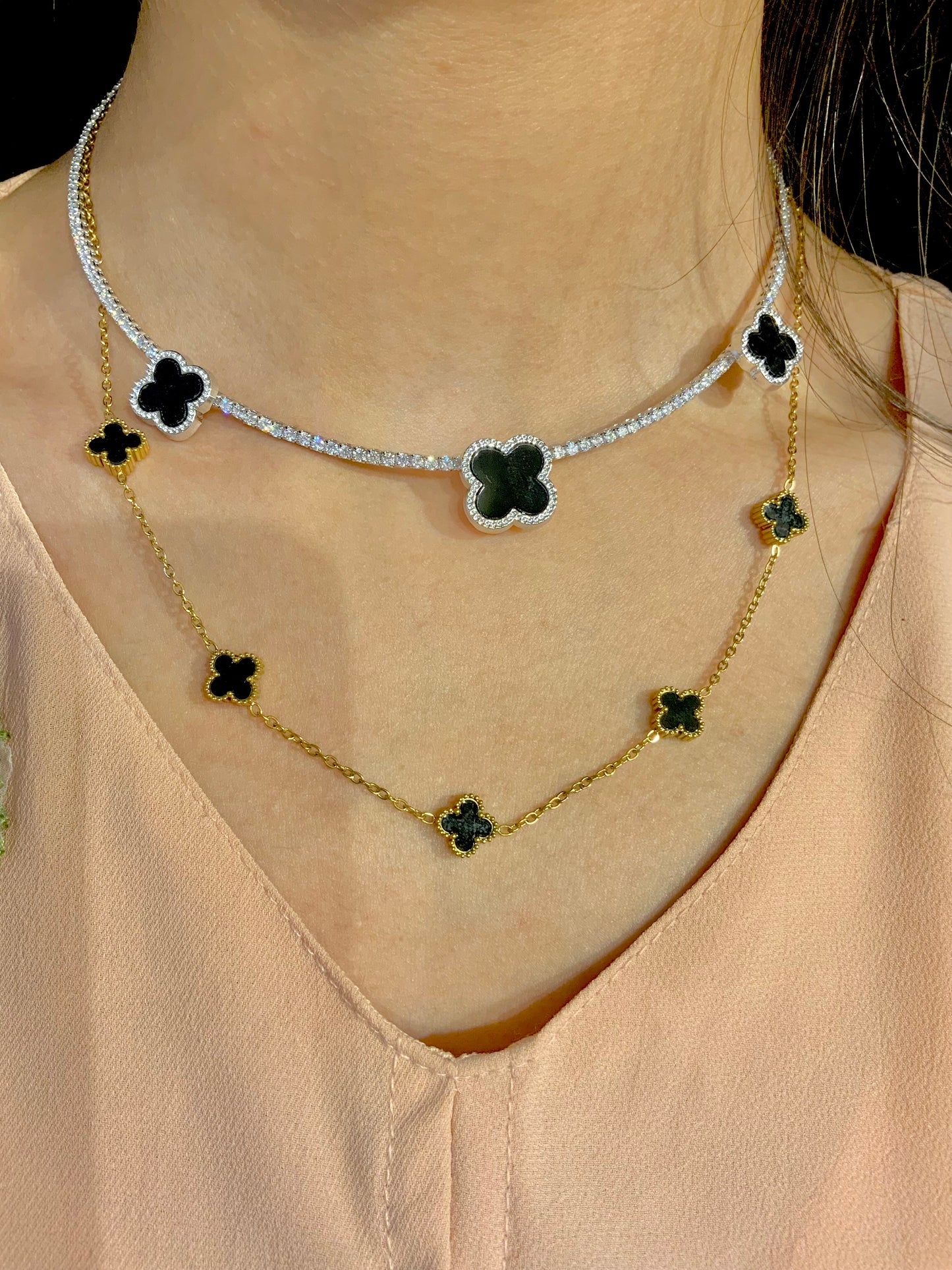 Noir Clover Choker
