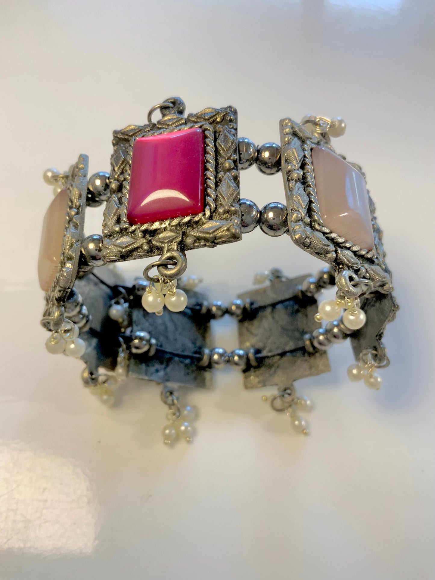 The royal courtyard cuff