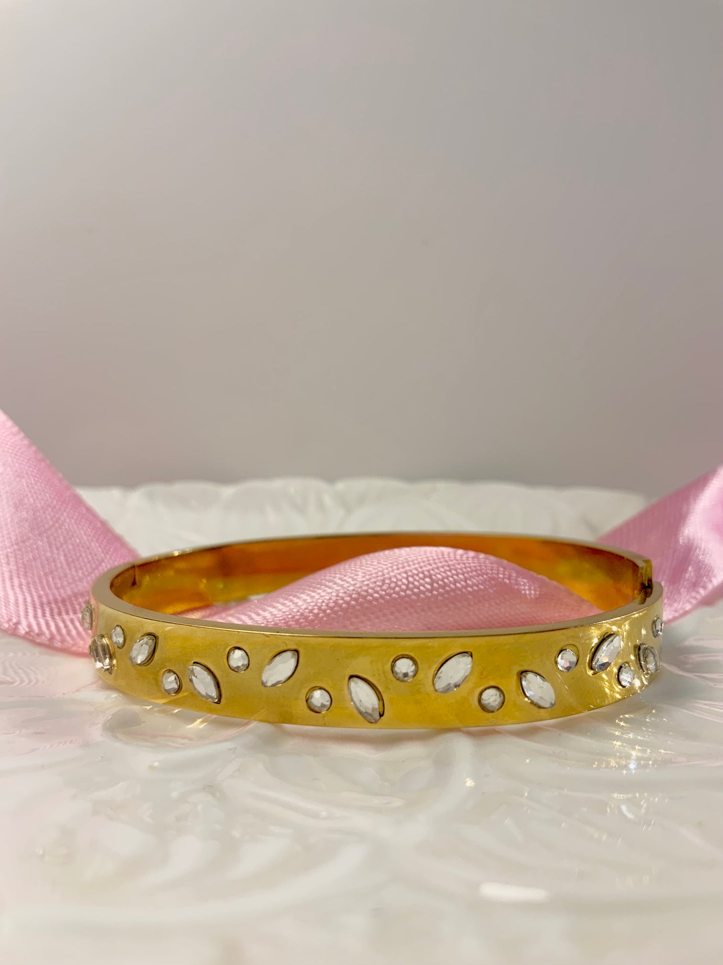 Noorveil cuff