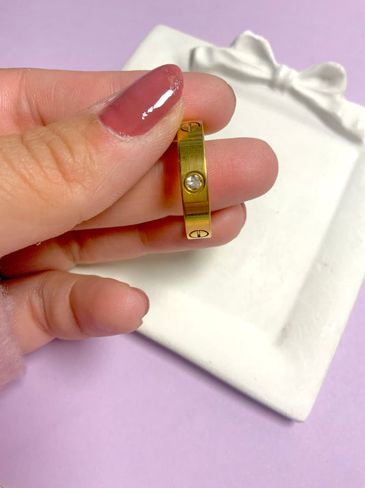 Love band ring