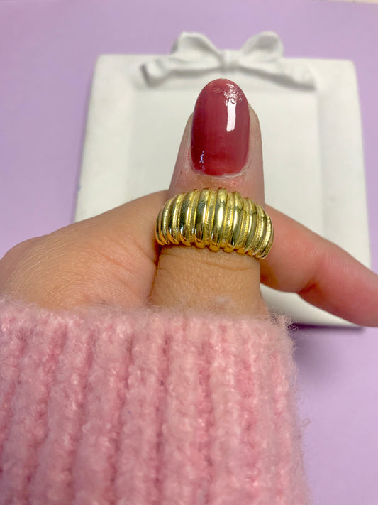 Asymmetrical ring