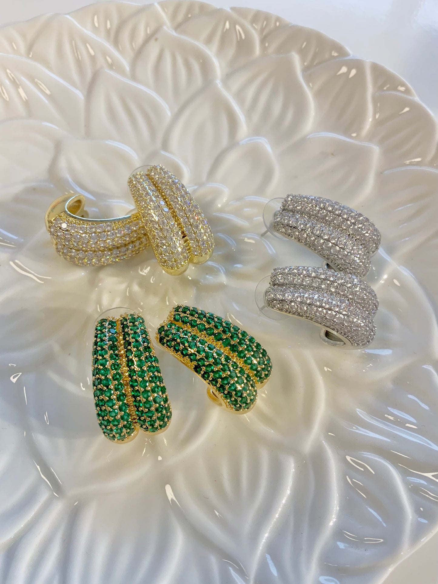 Frosted Halo studs(gold)