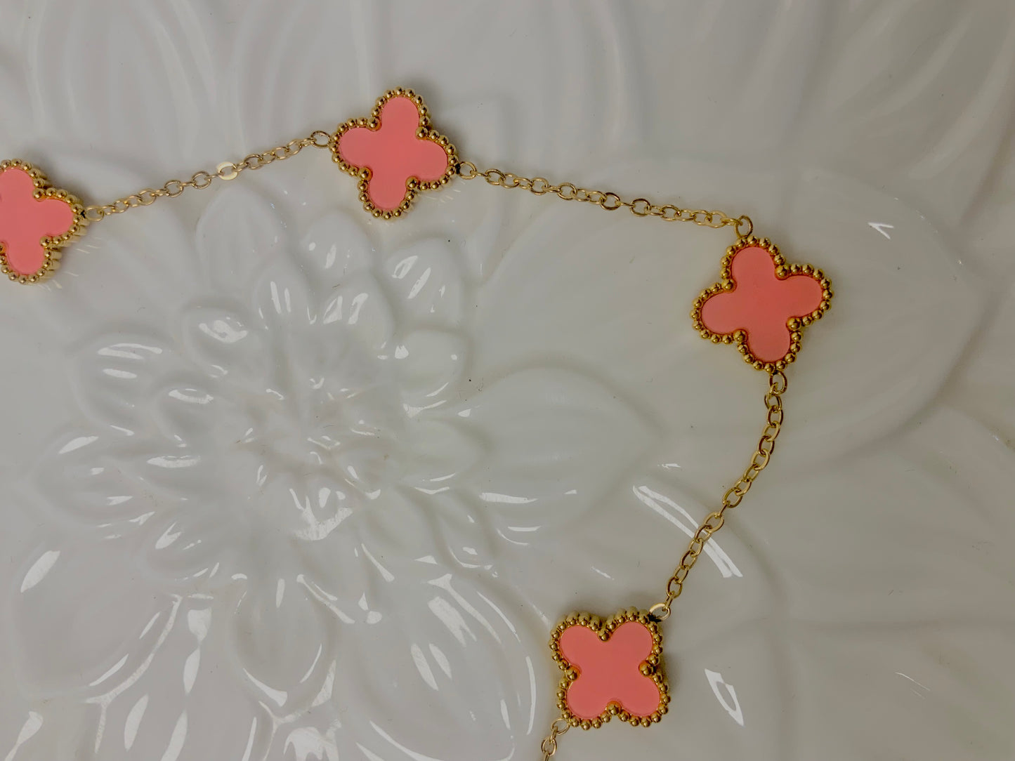 Petite clover chrms