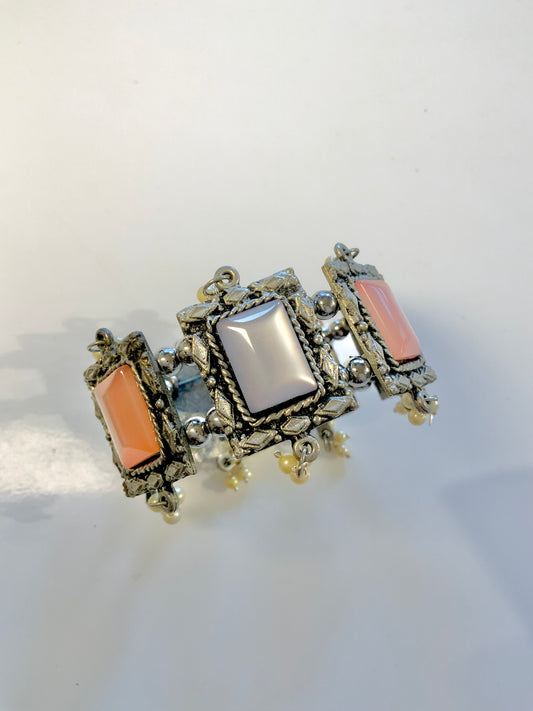 The royal courtyard cuff