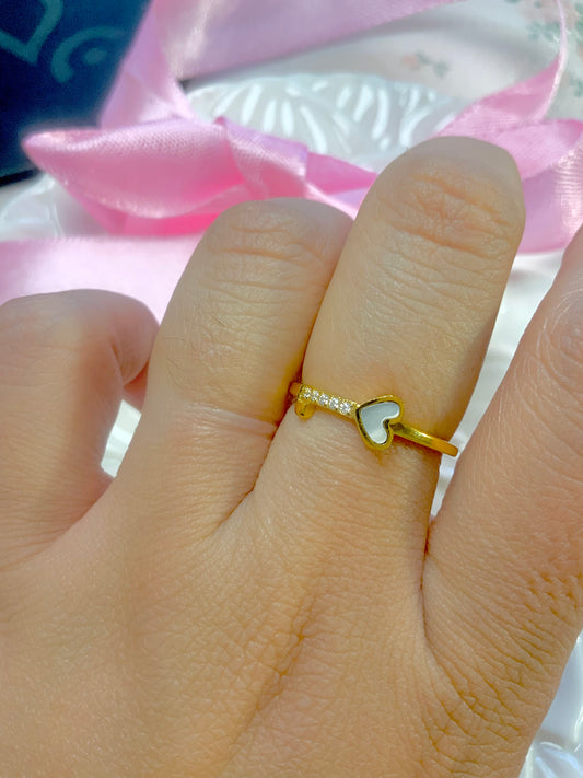 Heartline ring
