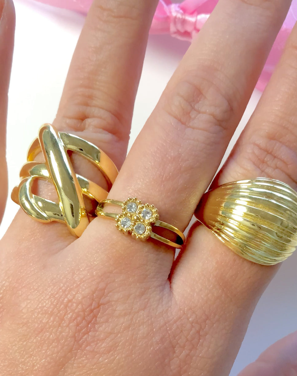 Tangled ring