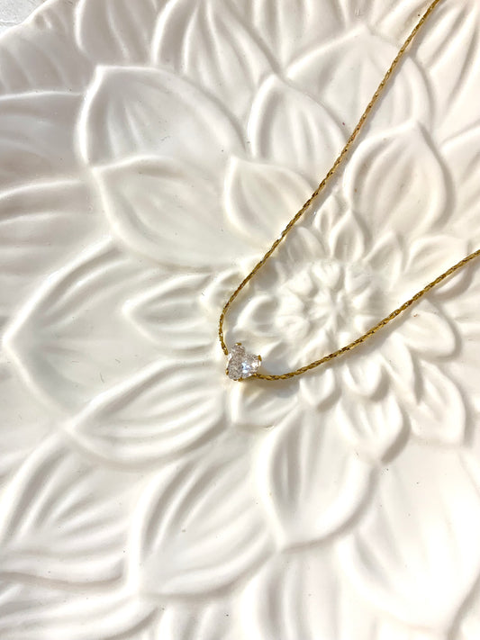 Mini heart necklace