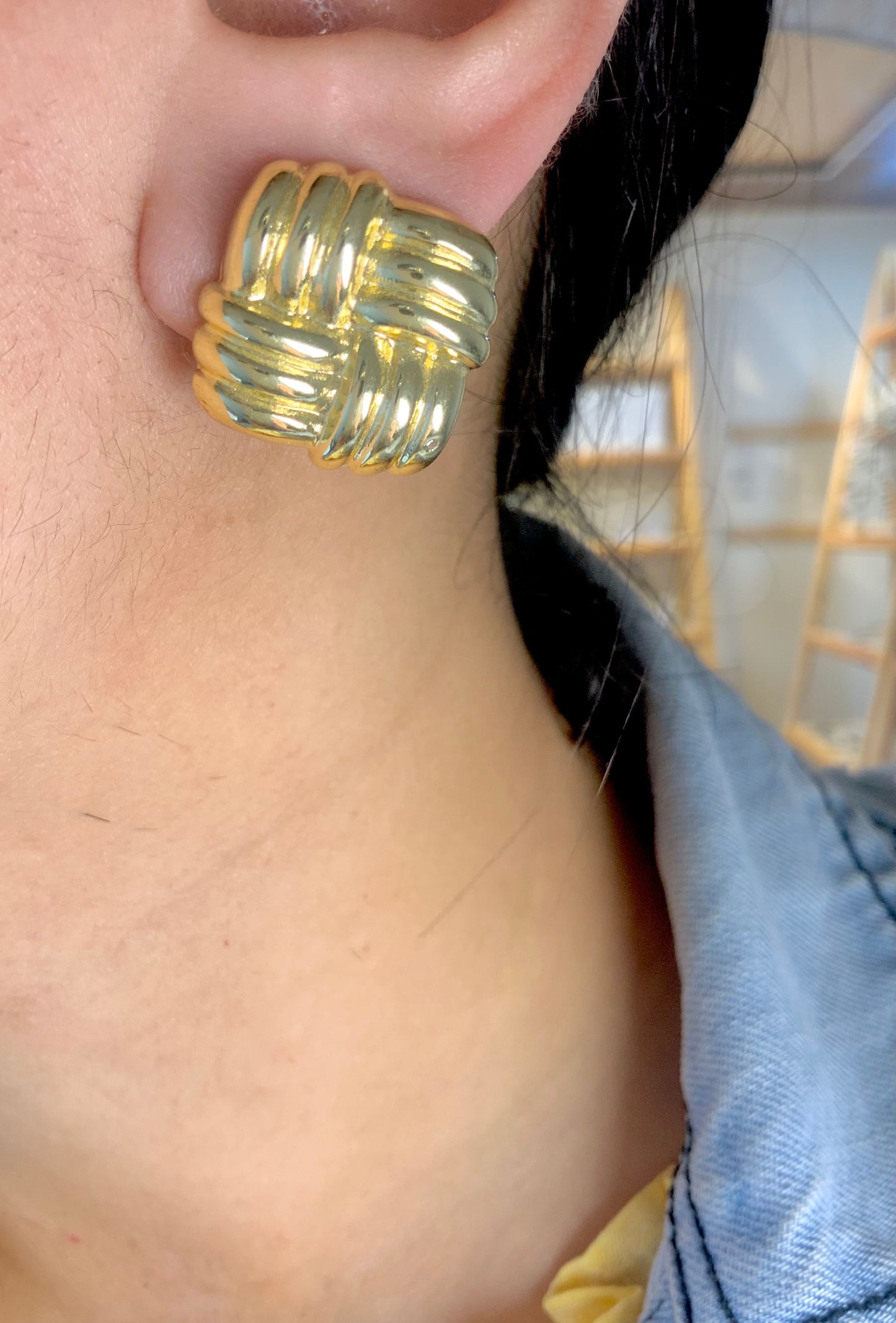 Weave chunky studs