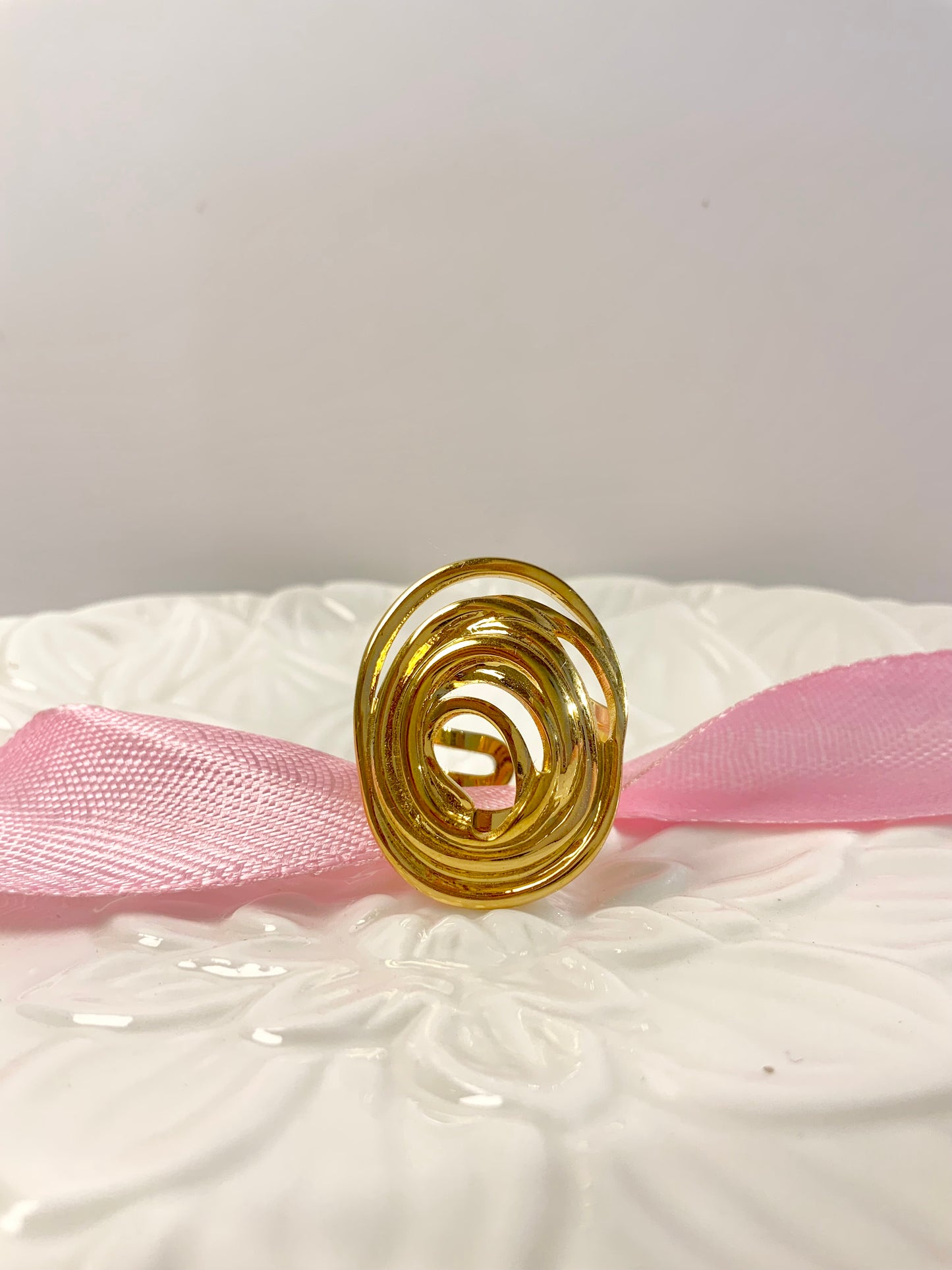 Nova spiral ring