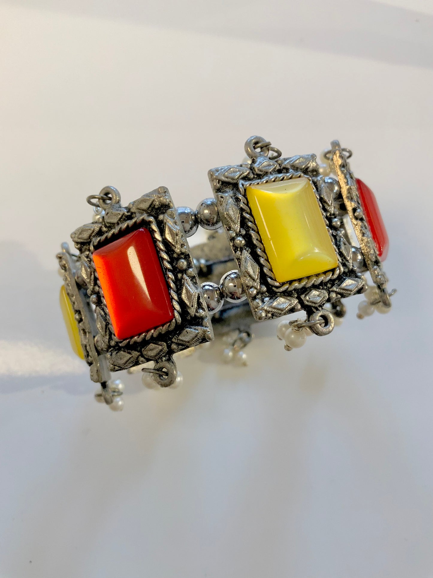 The royal courtyard cuff