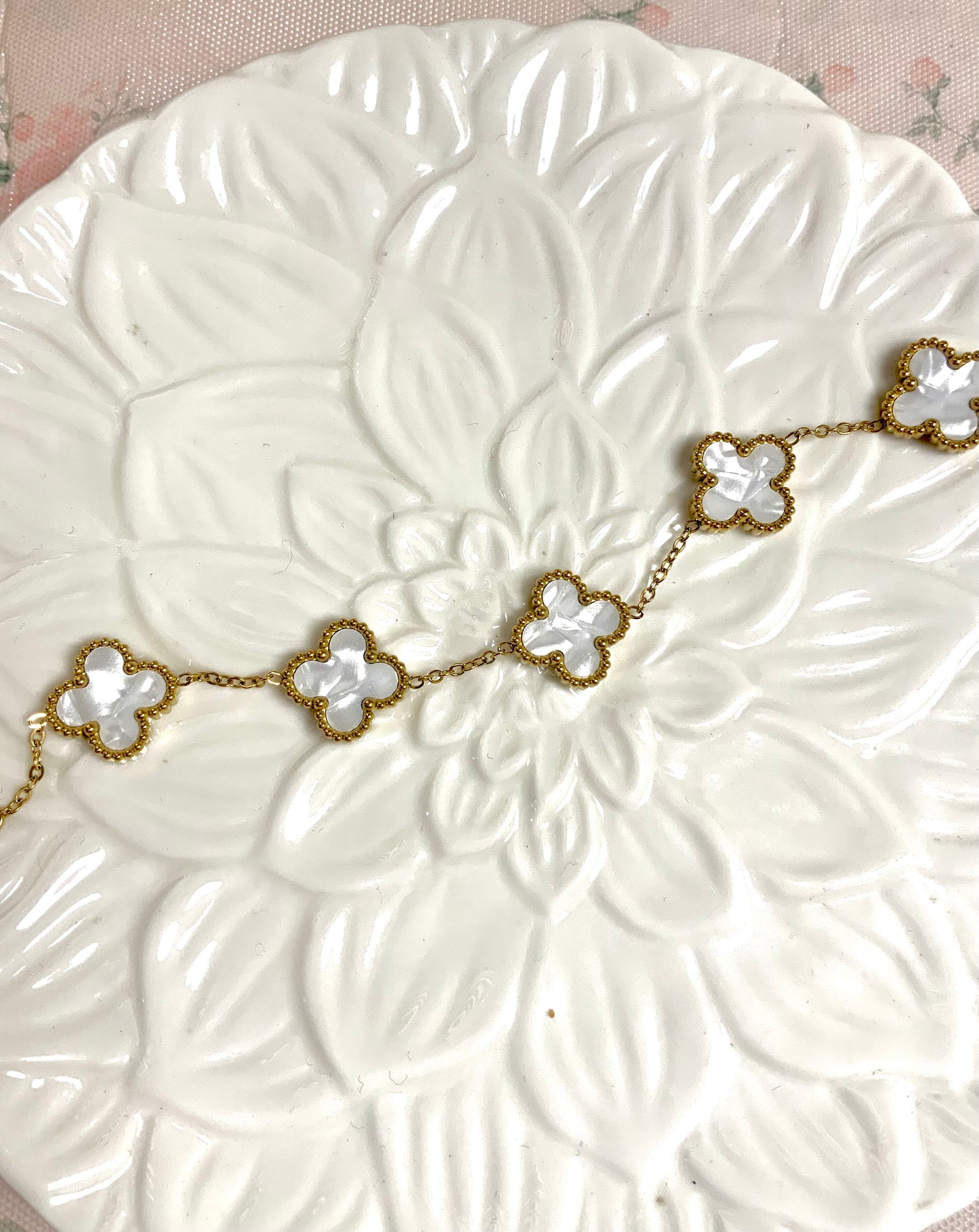 Clover bracelet ivory