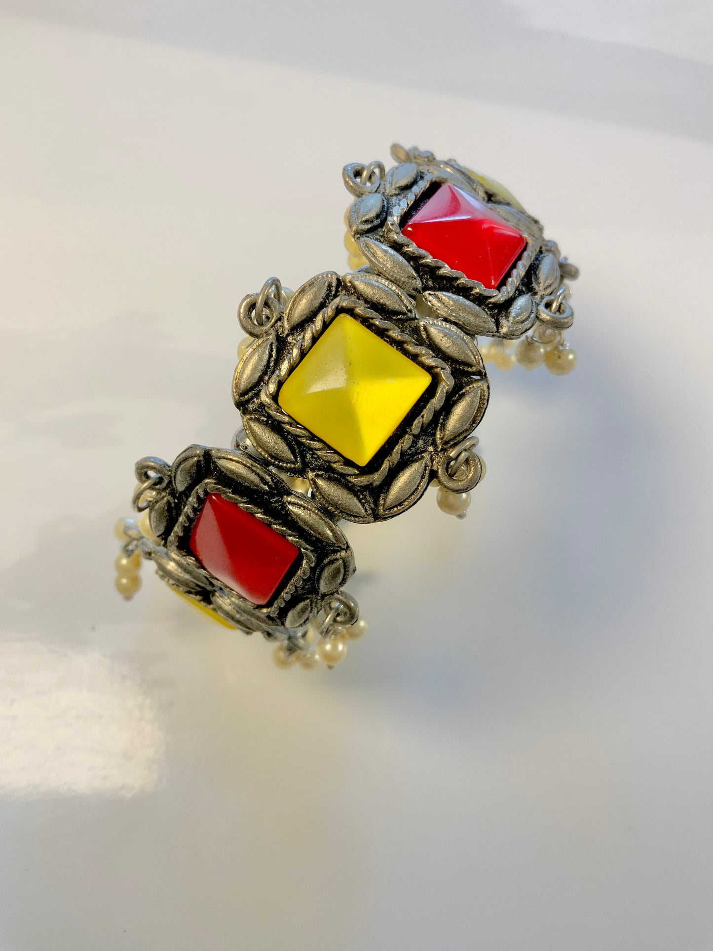 The royal courtyard cuff