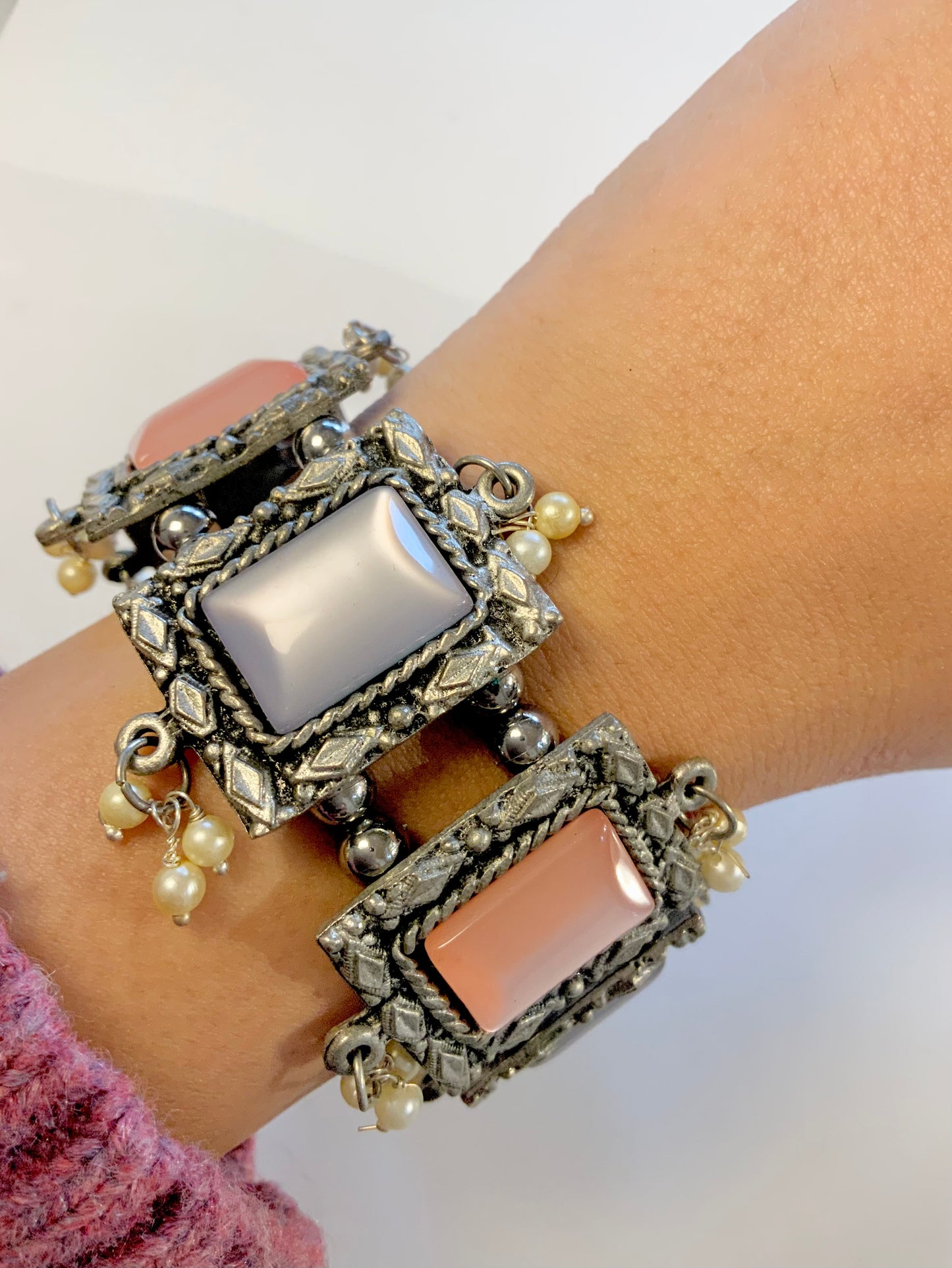 The royal courtyard cuff
