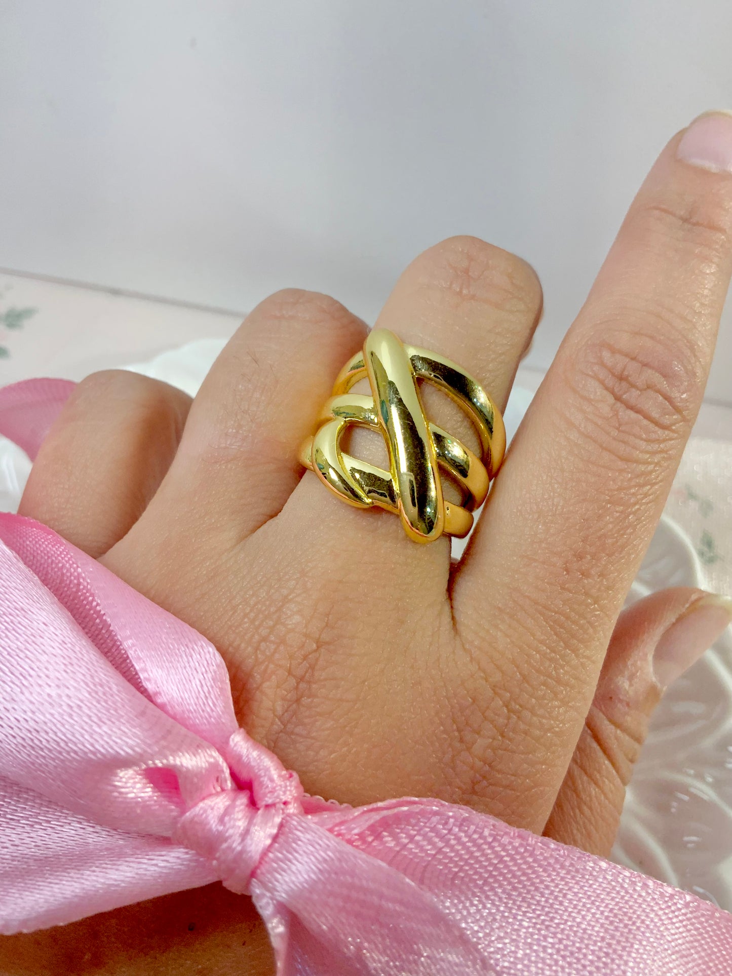 Tangled ring