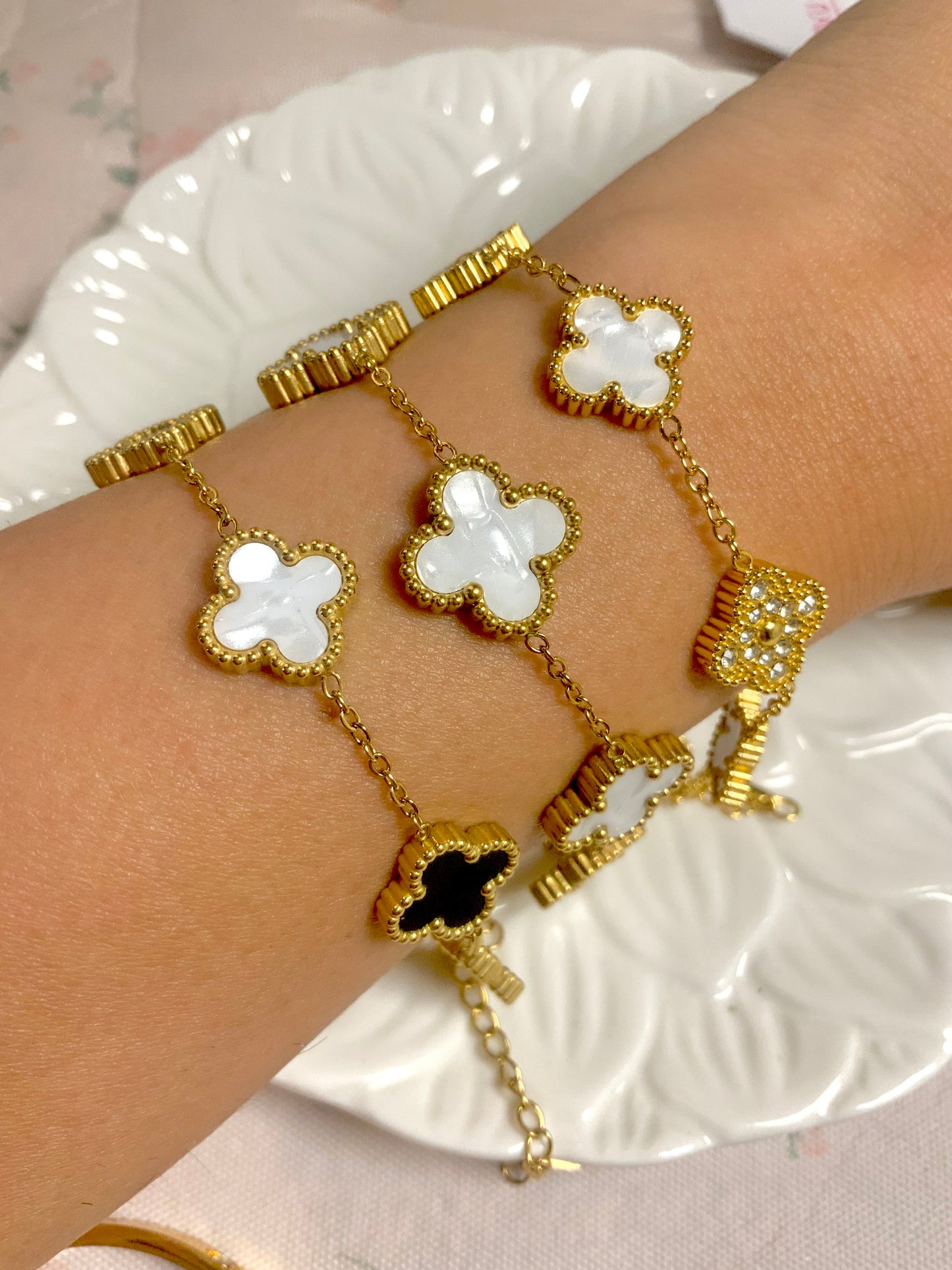 Clover bracelet ivory