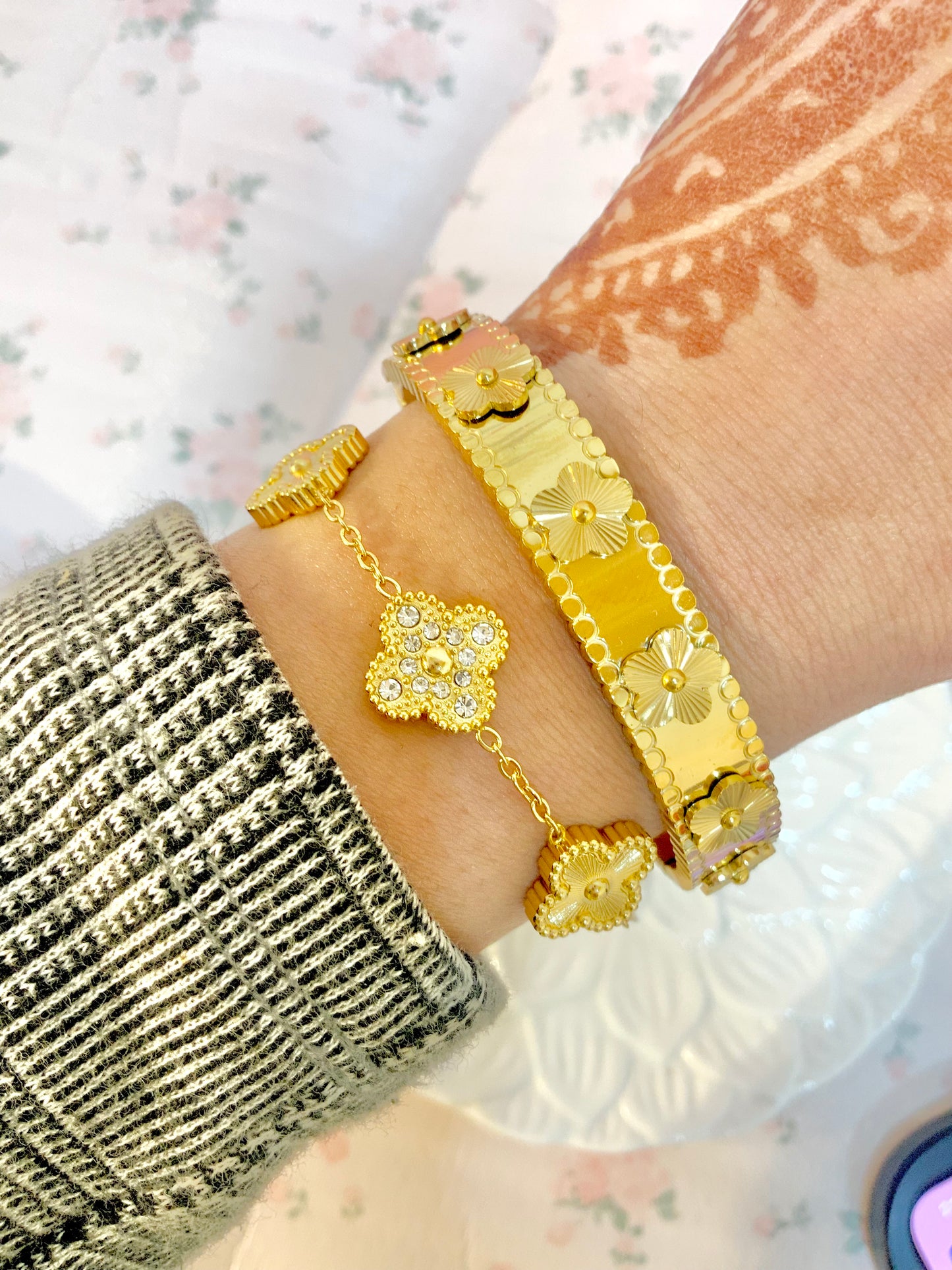 Camellia cuff