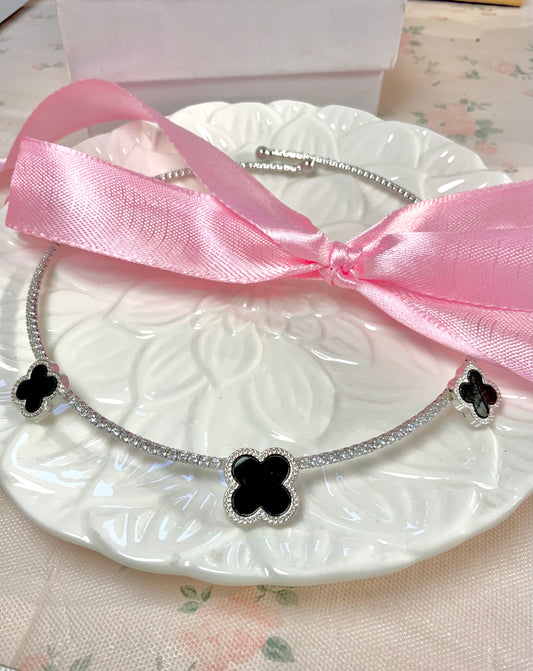 Noir Clover Choker