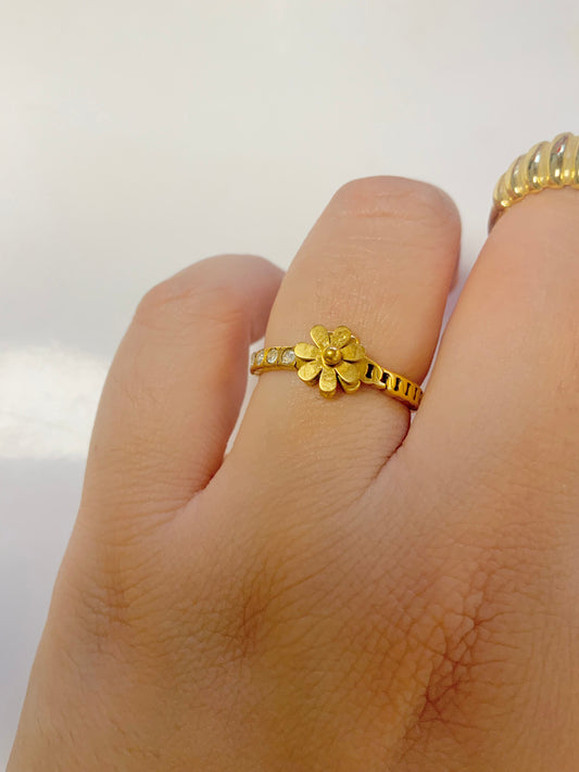 Dahlia ring