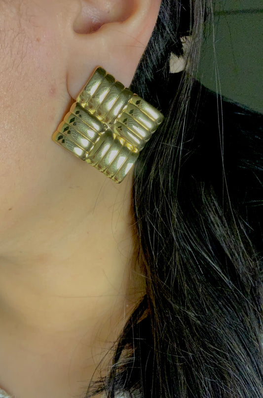 Rhombus chunky studs