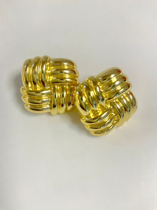 Weave chunky studs