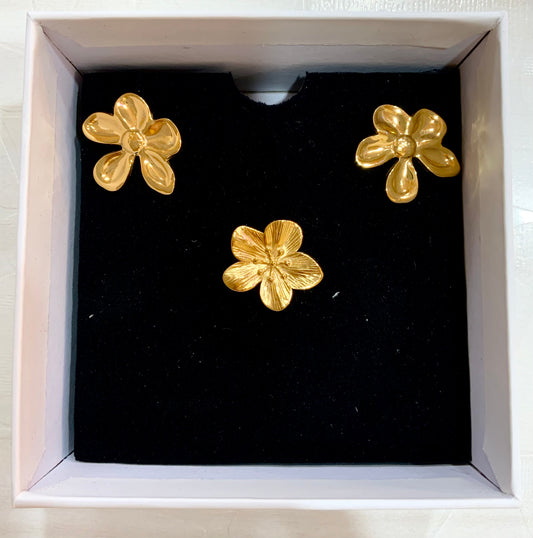 Petal Muse stud trio