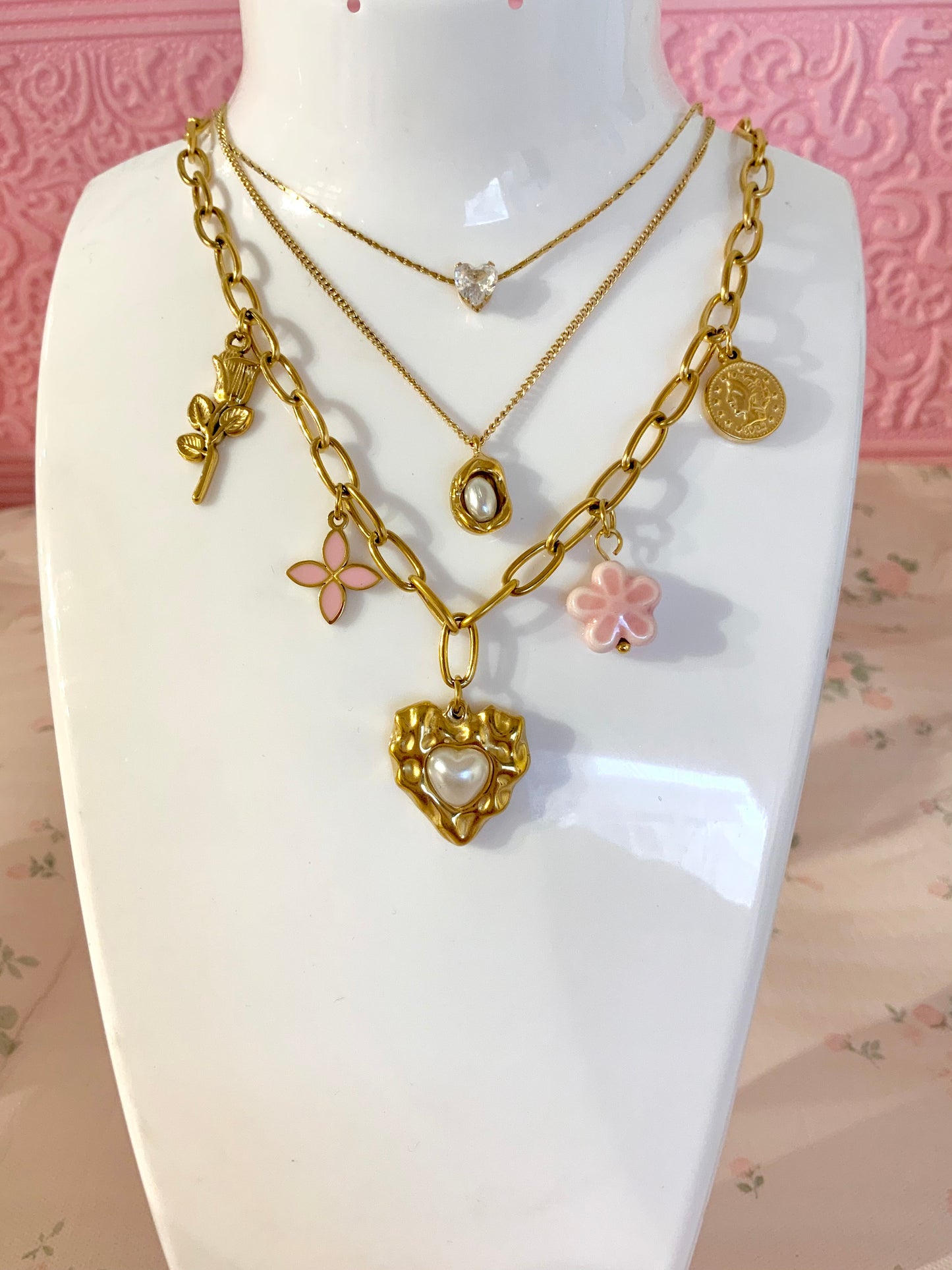 Avo necklace