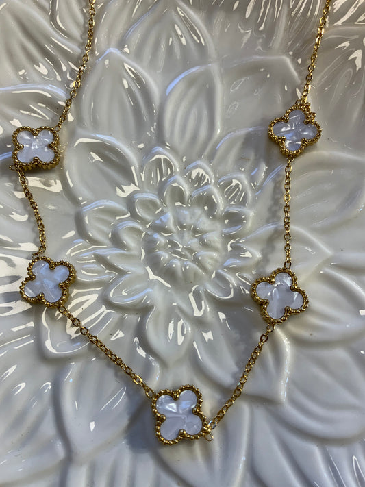 Eclat Clover necklace