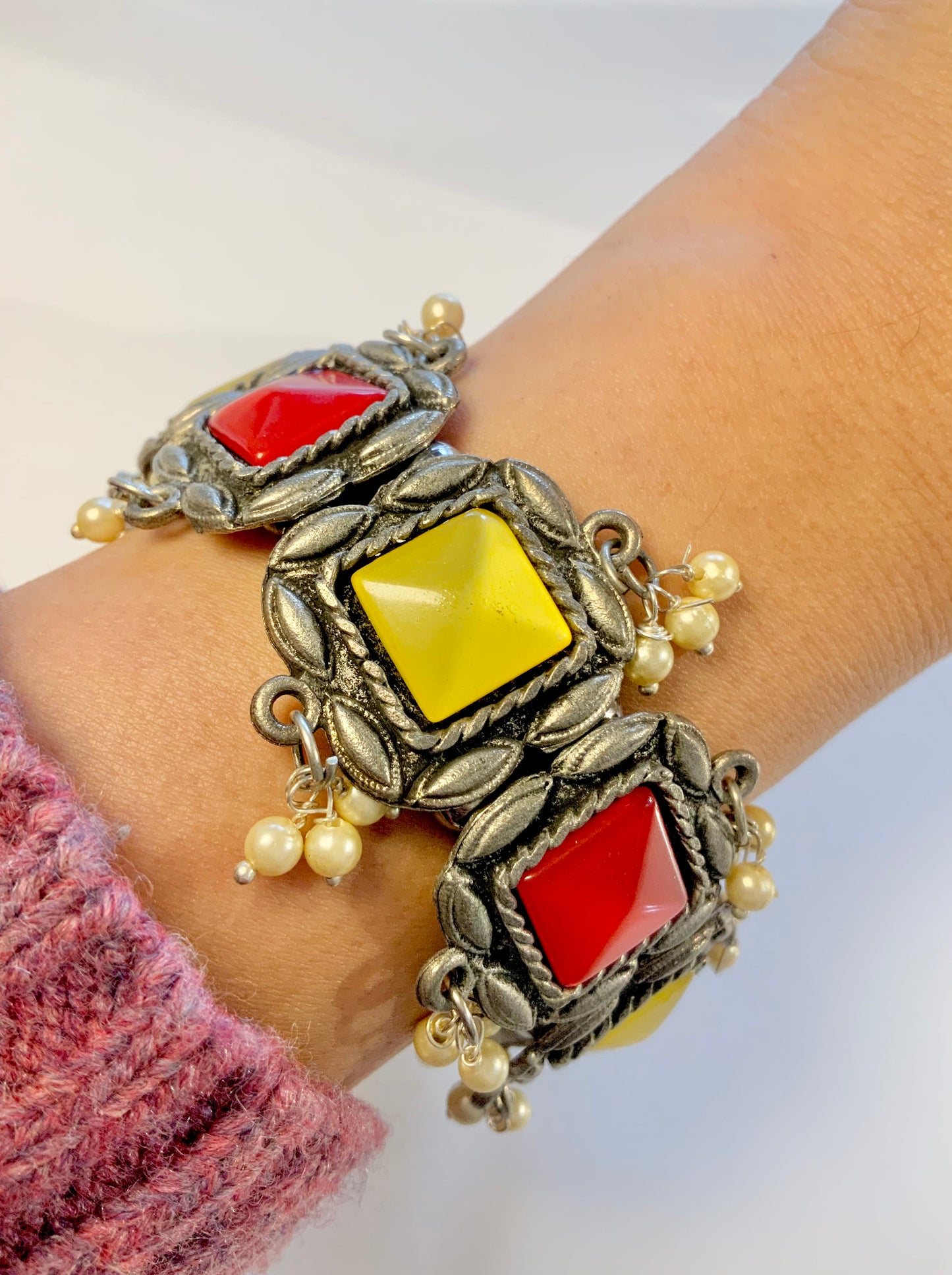 The royal courtyard cuff