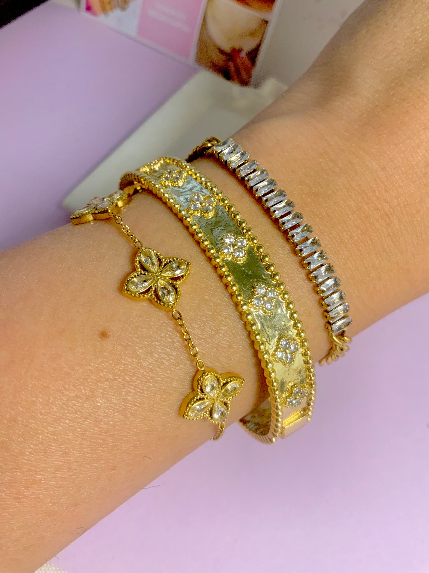 Clover cuff