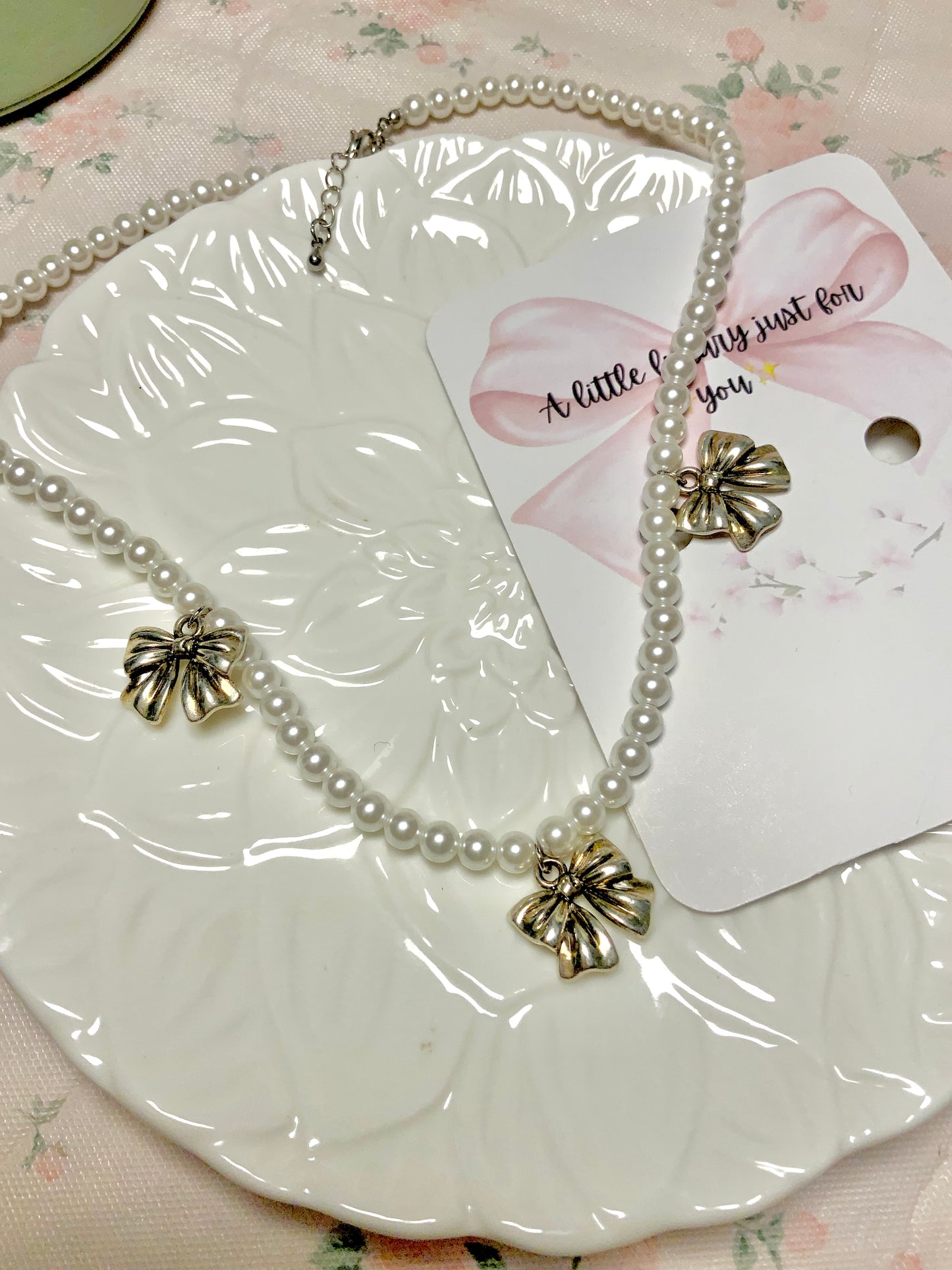 Bowarina necklace