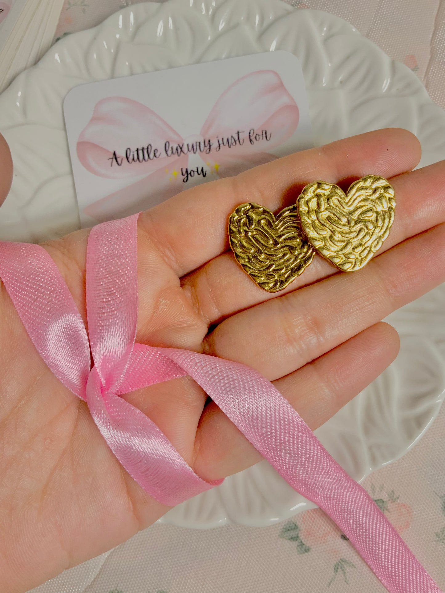 Auric heart studs