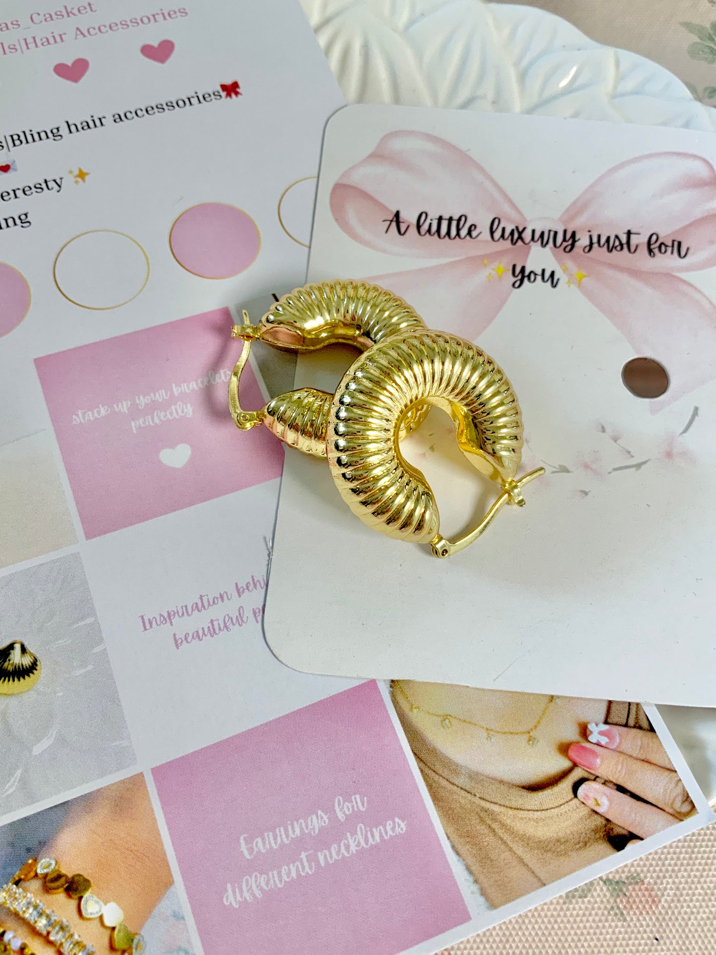 Worm hoops