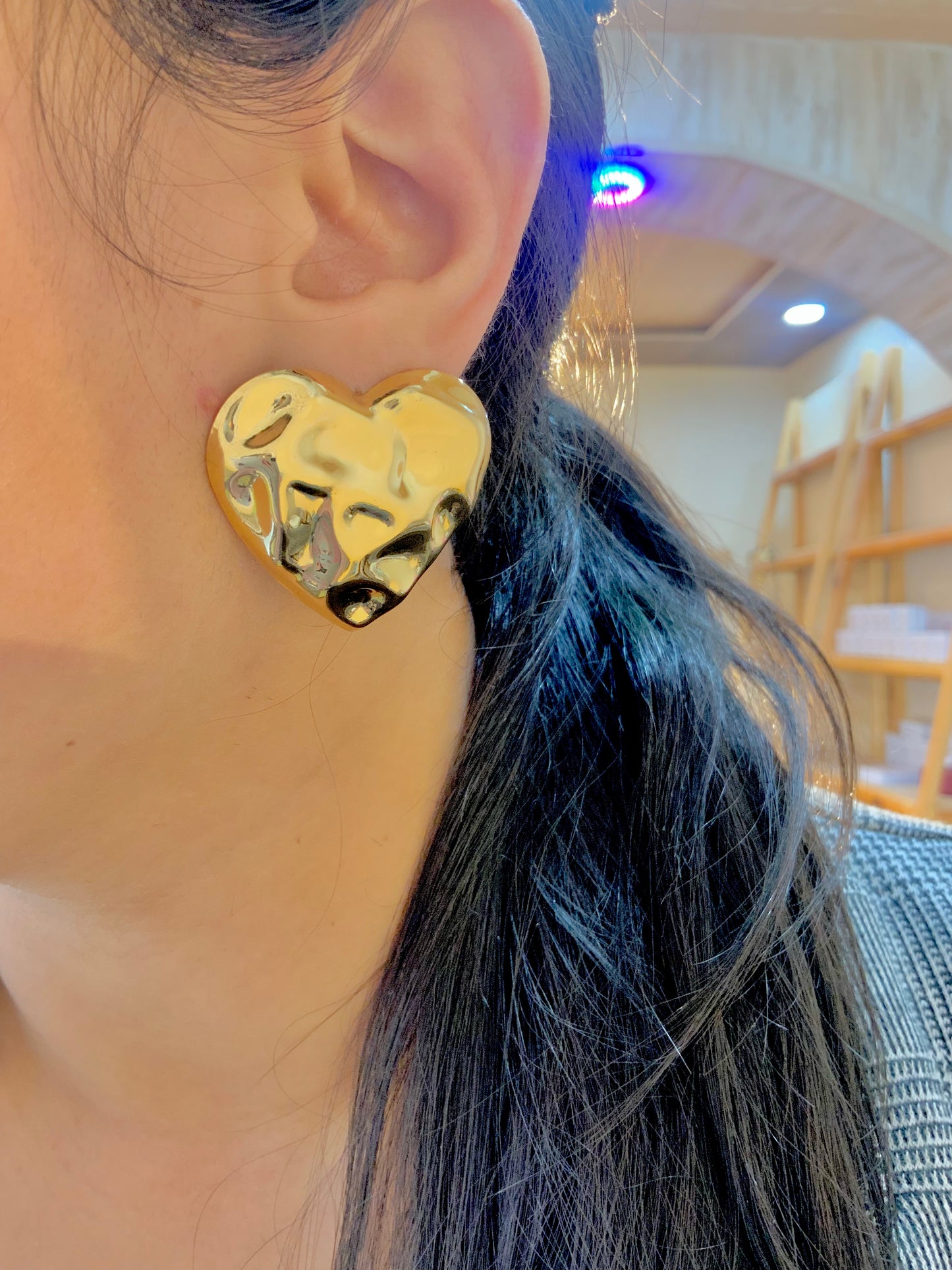 Heartstring studs