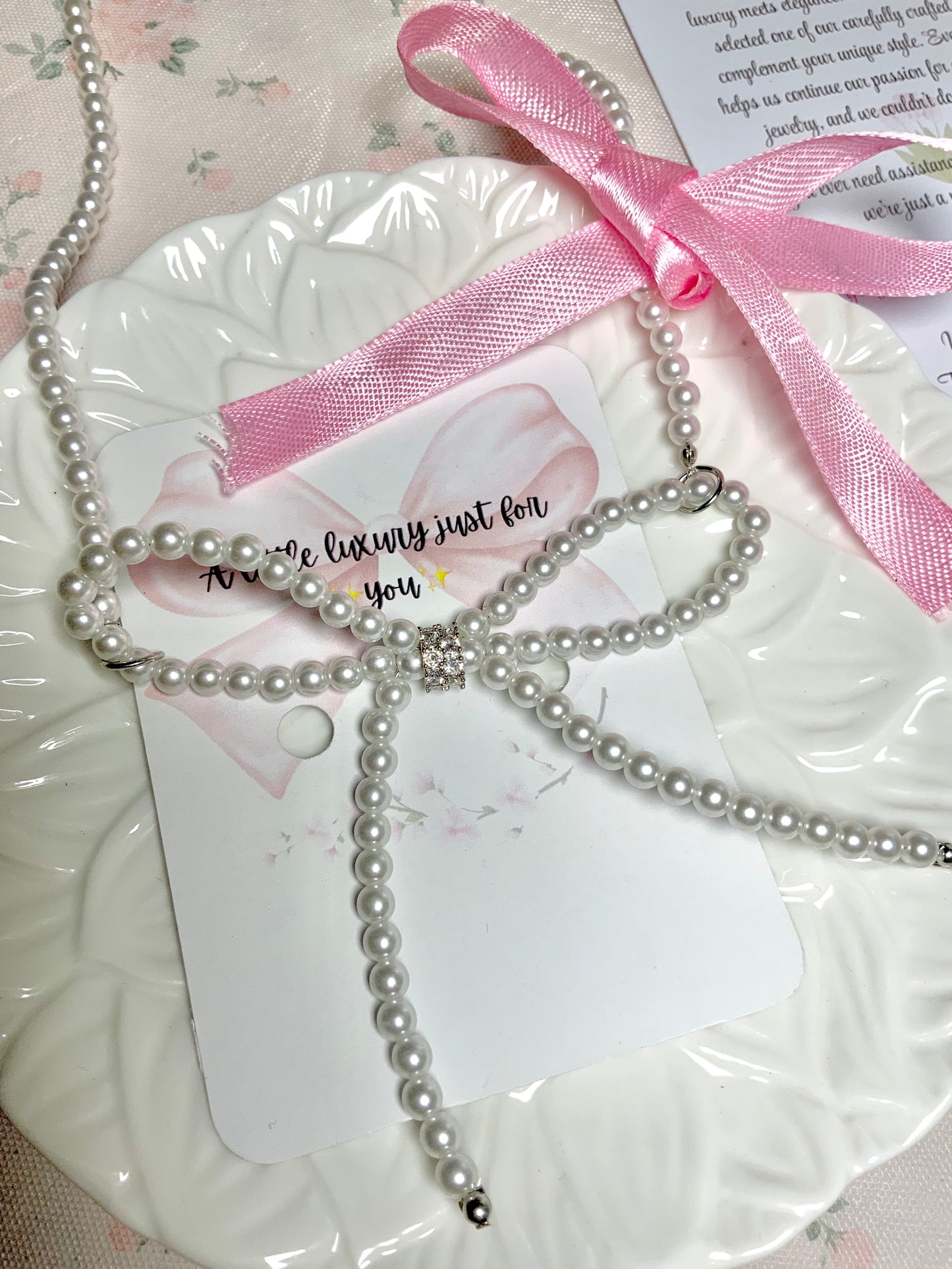 Couqette necklace